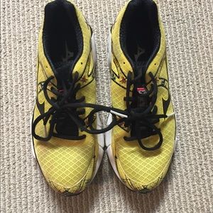 MIZUNO tennis shoes size 8